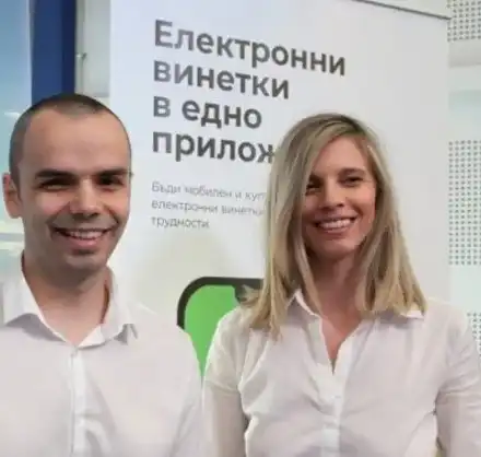 Циг@нска работа! Метресата на Черепа ЛиЛана сключи таен брак с ортака си Мартин