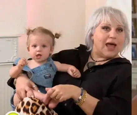 ДА, БЕЕЕ?!? Това Джуджи ли е?! Сватята на Гала замяза на нейна дъщеря! (какво направи с лицето си - СНИМКИ)