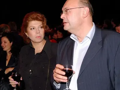 Шокиращи разкрития: Семейството на Илияна Йотова харчи 440 бона годишно!