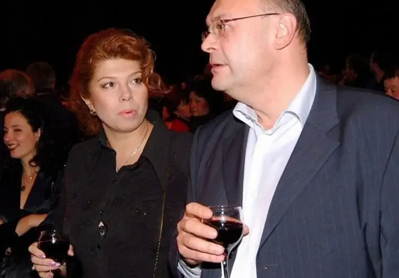 Шокиращи разкрития: Семейството на Илияна Йотова харчи 440 бона годишно!