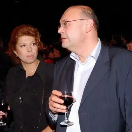 Шокиращи разкрития: Семейството на Илияна Йотова харчи 440 бона годишно!