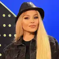 Деси Слава шокира с нова роля в детско филмче!