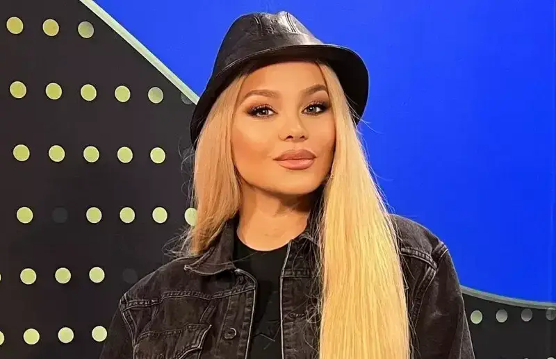 Деси Слава шокира с нова роля в детско филмче!