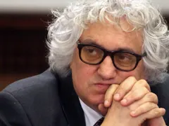 Скандалът с доц. Гого Лозанов: Здравословен крах в библиотеката!