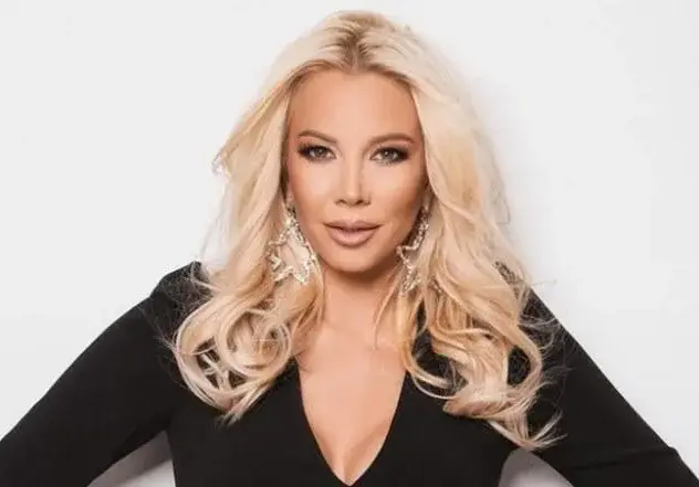 Заглавие: Емилия шокира с новини от почивката си!