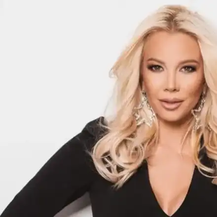 Заглавие: Емилия шокира с новини от почивката си!