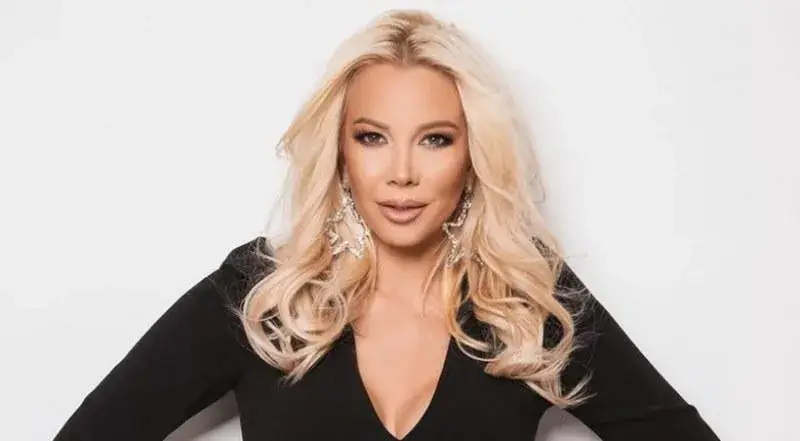 Заглавие: Емилия шокира с новини от почивката си!