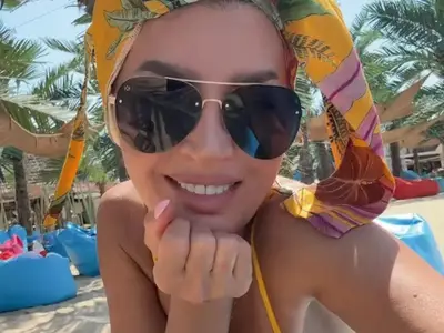 Есил Дюран сложи тюрбан