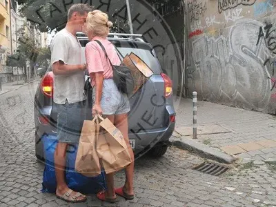 Ето ги Пламен и Радина отново заедно! Двойката се целува на улицата (Папарашки снимки)