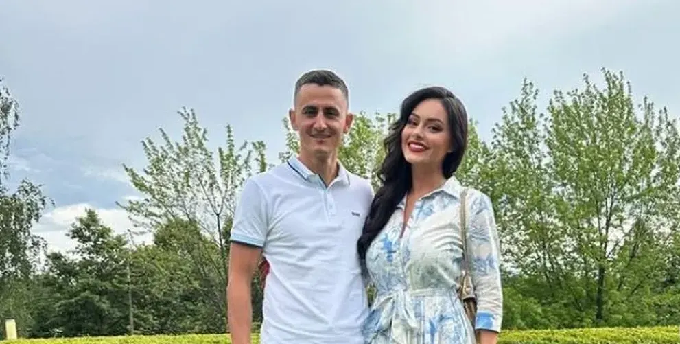 Футболна звезда и миска стават строители