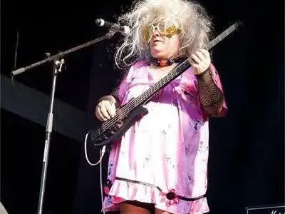 Фънки шокира с розова рокля и горещи признания!