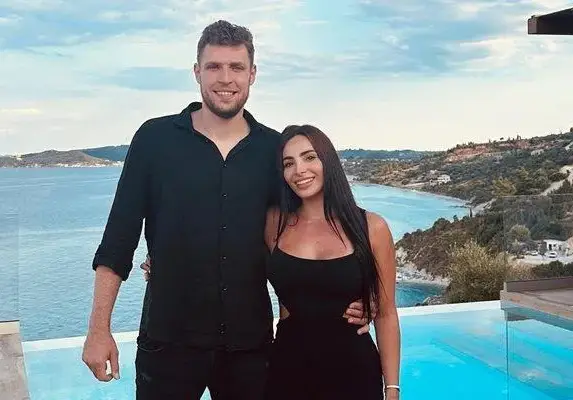 Гаджето лекува Везенков с йога