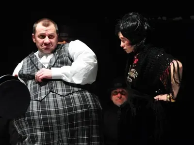 Гъмов спря алкохола, след като повърна пред деца в Кукления театър