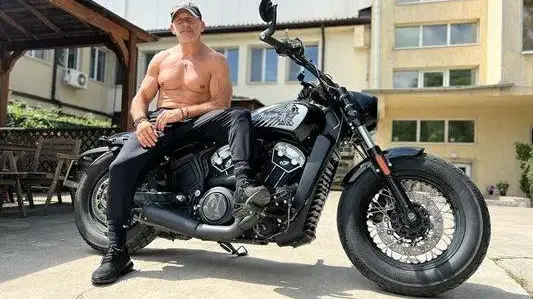 Йордан Йовчев в действие: Невероятно мотоциклетно приключение!