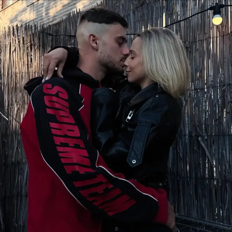 Иво Карамански като детенце пред Пепе! Пусна снимка, а потребители нарекоха Антоанет „леля му“! (ВИЖ ТУК)