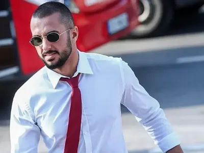 Избират петия ерген: Между силно разгонен Аполон и чичак като Елвиса?