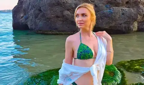 Галя от 'Каризма' взриви мрежата с гола снимка!