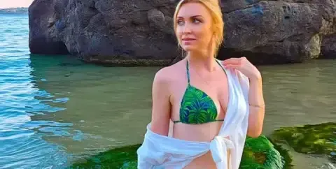 Галя от 'Каризма' взриви мрежата с гола снимка!