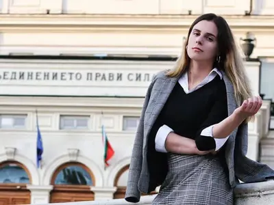 Като дете Цвета Стратиева искала оставката на Станишев! Интимна ли е с Костадин Костадинов