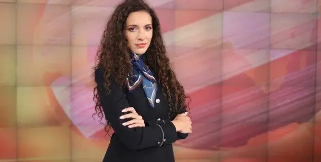 Нова звезда на времето: Красавица от сцената плени зрителите!