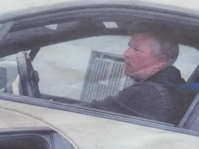 Куката с джип за 200 бона (ПАПАРАШКИ СНИМКИ)