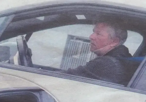 Куката с джип за 200 бона (ПАПАРАШКИ СНИМКИ)