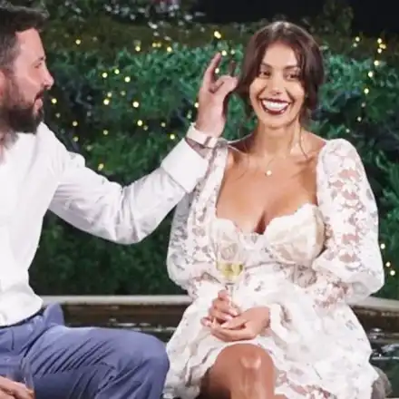 Къде й е богатият мъж, бе?!? Даниела Рупецова НЕ СВАЛЯ една и съща рокля още от „Ергенът“! (днес пак е с нея – СНИМКИ)