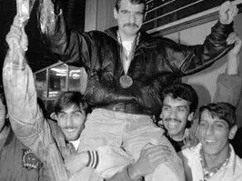 Легендарният ни боксьор Серафим Тодоров: Стоя без пари, живея на обещания