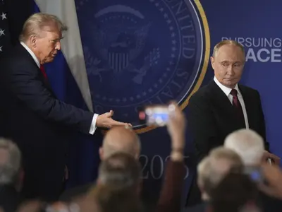 Лице в лице в Аляска - срещата в снимки (галерия)