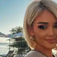 Лидия се утешава с музика