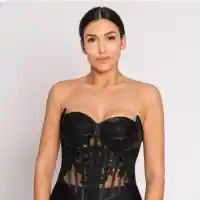 Юксел's Любима Става Успешна Бизнес Дама с Корсети!