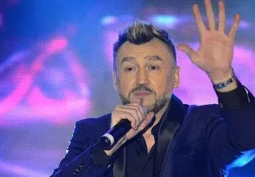 Любо Киров шокира с жеста на среден пръст!