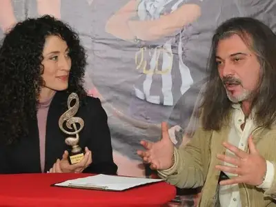 Маги Халваджиян представя нов музикален формат с Меди и Саня!