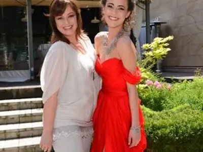 Мариана Векилска СМРАЗЕНА с дъщеря си: Габи се сгоди, а тя не харесва зет си! (двете се отчуждиха – ВИЖ ТУК)