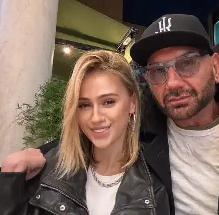 Мария Бакалова и Дейв Батиста: Скандална снимка с кеч легенда!