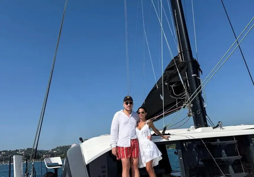 Мария кара медения месец на яхта