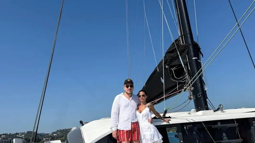 Мария кара медения месец на яхта