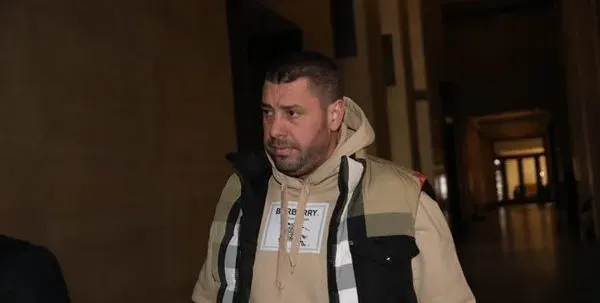 На вниманието на КАТ: Миро Дзвера продава „удавени“ и опасни коли