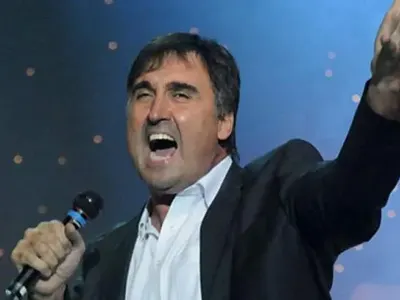 Най-романтичният естраден изпълнител Веселин Маринов: За мен почивката е нещо свято!