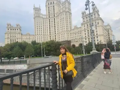 Наша певица се снима пред най-скъпата сграда в Русия