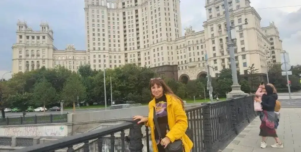 Наша певица се снима пред най-скъпата сграда в Русия