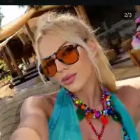 Натали Трифонова разтърсва Гърция с бременния си блясък!