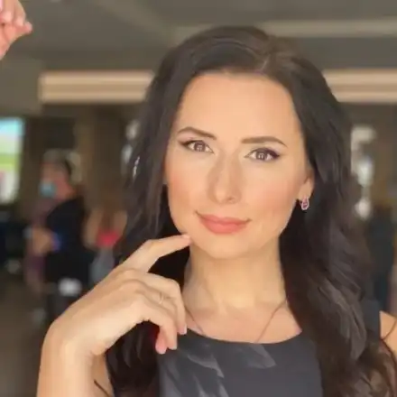 Наталия Кобилкина разкри истината за родителите си! Разбра се защо дава на мъжете да се гаврят с нея