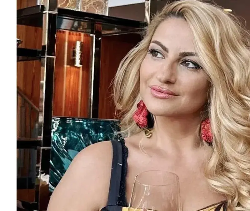 Нели от „Търси се“ напълно изкукурига