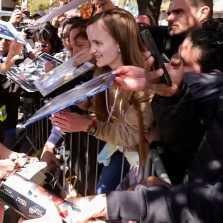 Неочакван инцидент сполетя Ан Хатауей на снимачната площадка на "Дяволът носи Прада 2"