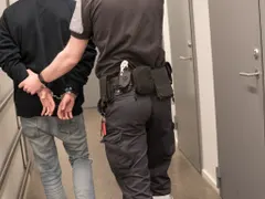 Скандал в София: Учител арестуван за секс с 13-годишна ученичка!