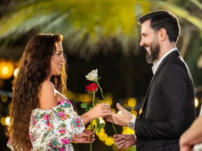 ОПАА: Елвиса и Мартина СЕ НАГРАБИХА! (Бубето ги издаде със СНИМКА – ВИЖ ТУК)