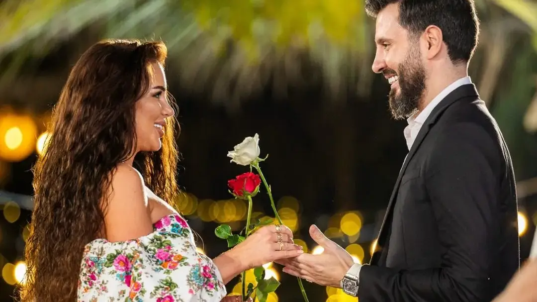 ОПАА: Елвиса и Мартина СЕ НАГРАБИХА! (Бубето ги издаде със СНИМКА – ВИЖ ТУК)