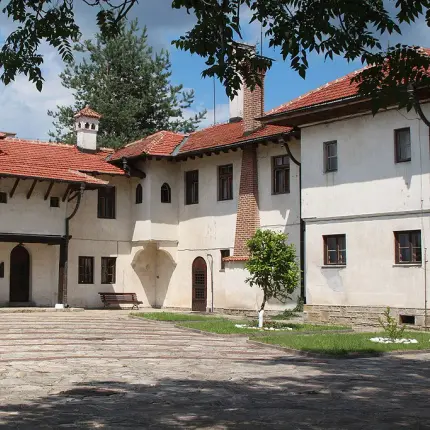 Скандал! Оръжеен бос купува царския дворец на Симеон за 3 млн. лв.!