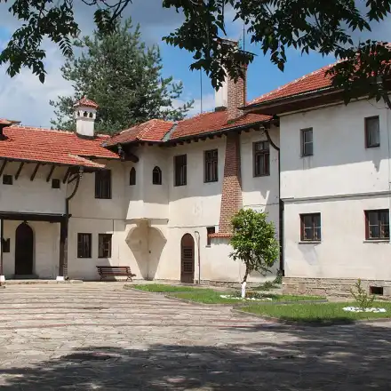 Скандал! Оръжеен бос купува царския дворец на Симеон за 3 млн. лв.!